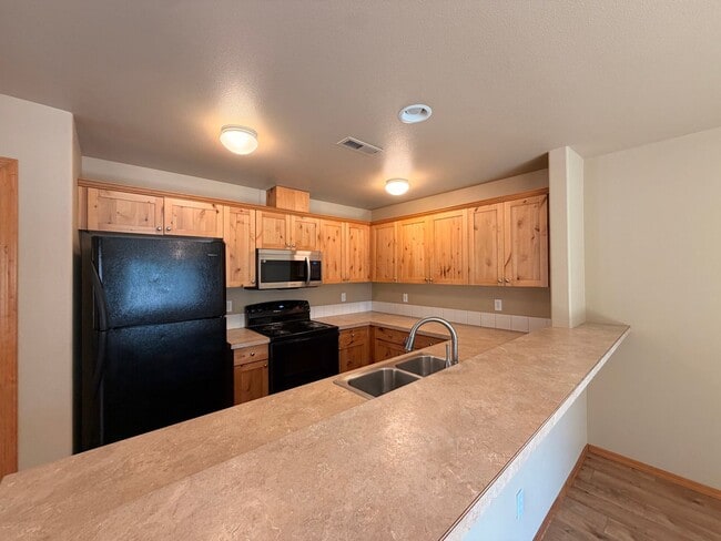 Building Photo - 2988 SW Indian Cir
