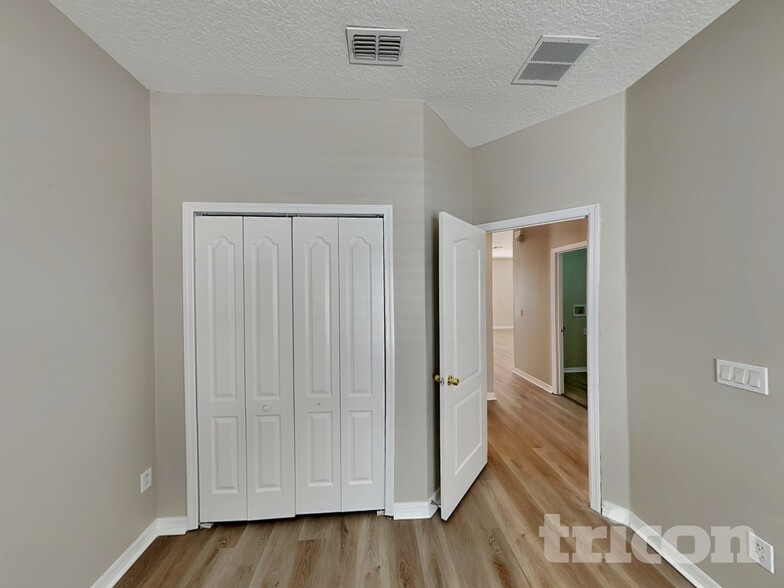 Building Photo - 4312 Hidden Meadow Dr