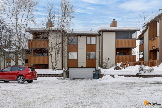 Building Photo - South Anchorage 2 bed/2 bath Condo with Garage and In Unit Laundry