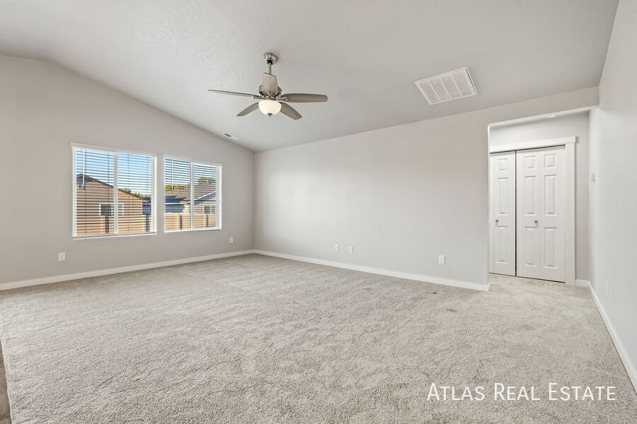 Building Photo - 1806 E Eddington St