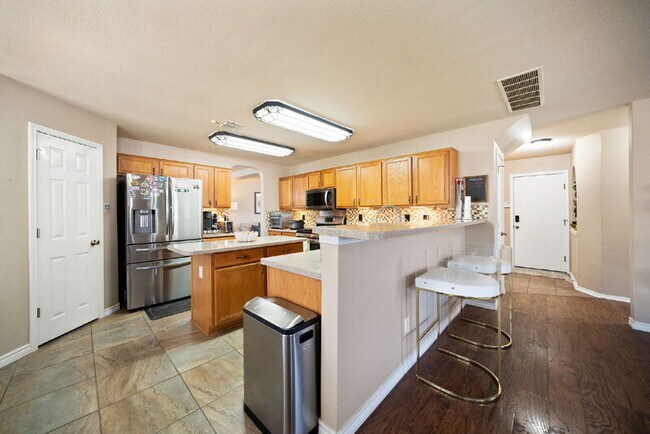 Building Photo - 15206 Redbird Mnr