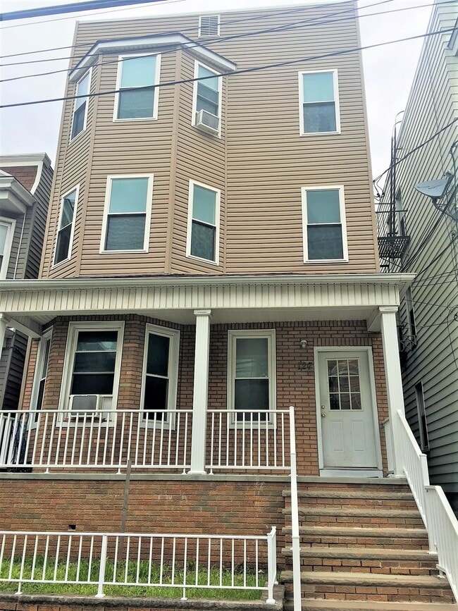 Primary Photo - 127 W 19th St