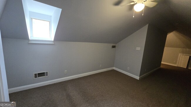 Building Photo - 865 Nottingham Dr