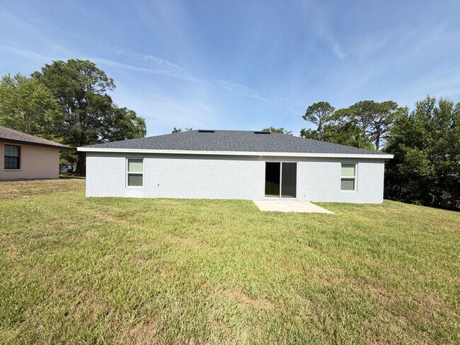 Building Photo - Spacious & Modern Inverness Gem – Your Dream 3-Bed Home!