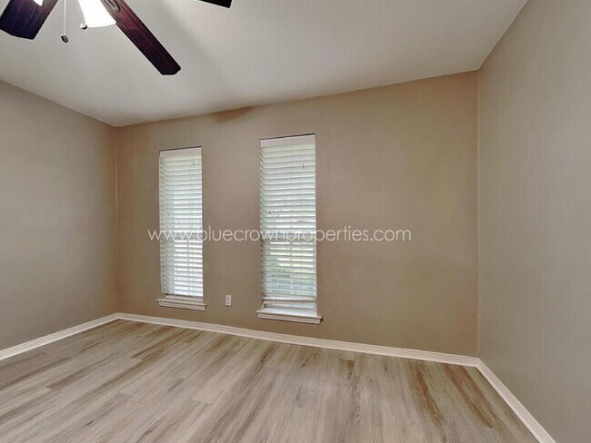 Building Photo - 1804 Mercedes Pl