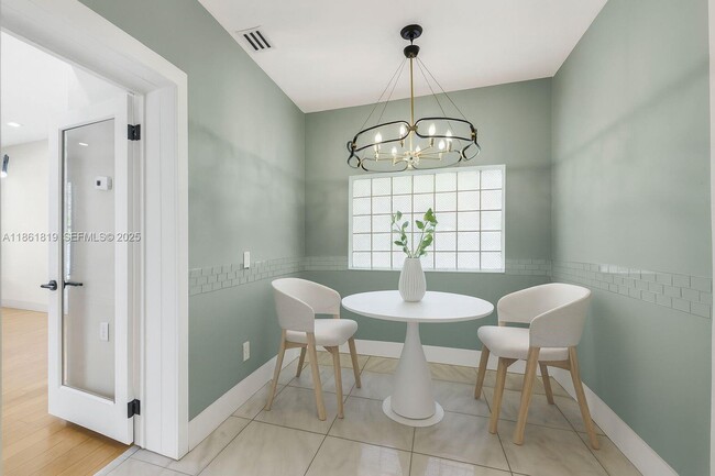 Building Photo - 3180 N Bay Rd