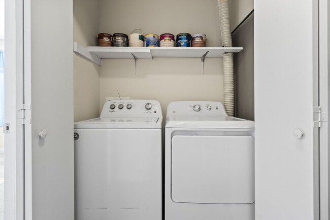 Building Photo - Sweetbriar Home