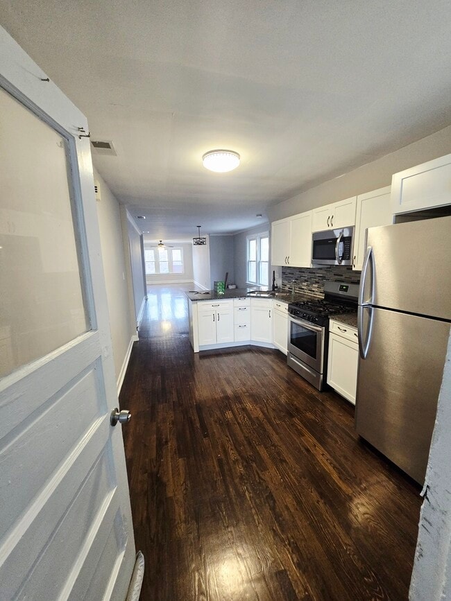 Building Photo - 4819 W George St