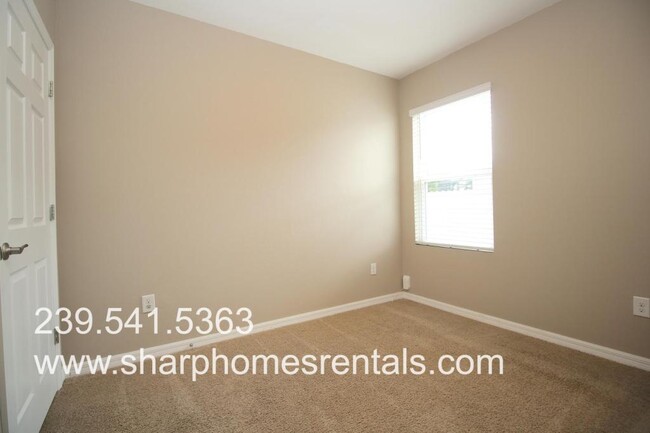 Building Photo - 709 SW 25th Ln