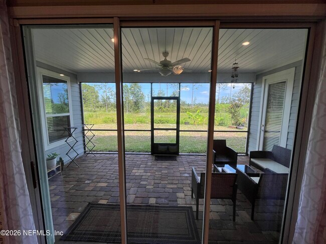 Building Photo - 211 Diamondback Ave