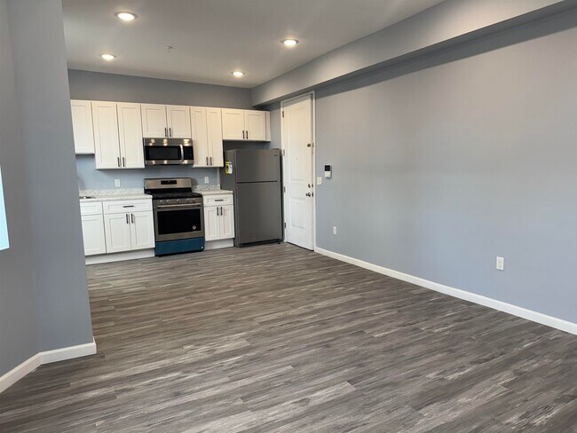 Building Photo - 155 Clifton Ave