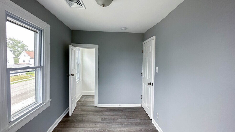 Building Photo - 338 Broad St