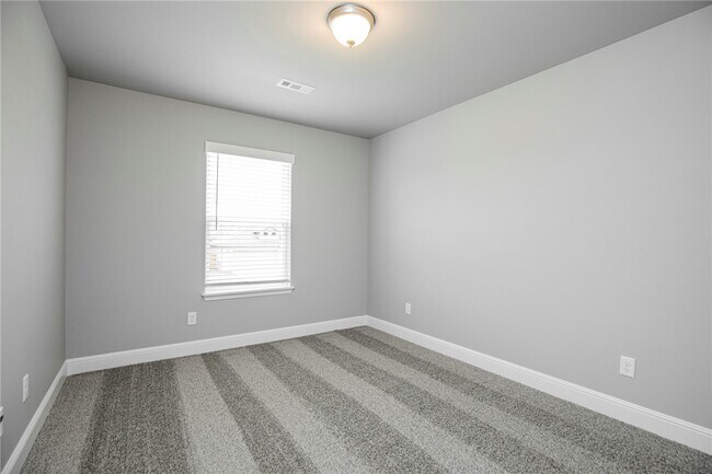 Building Photo - 2010 Periwinkle Pl
