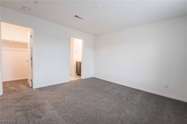 Building Photo - 623 Sedum Ave.
