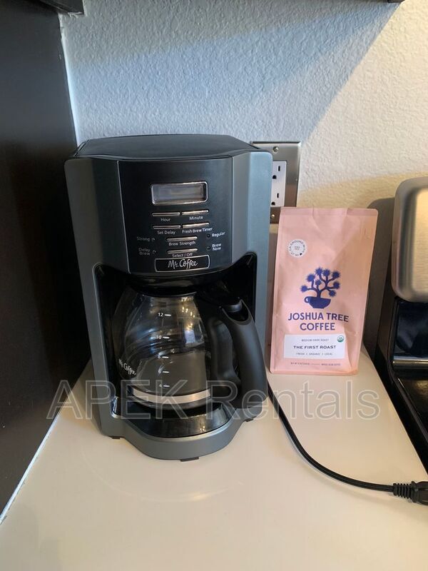 Building Photo - 61493 Desert Air Rd