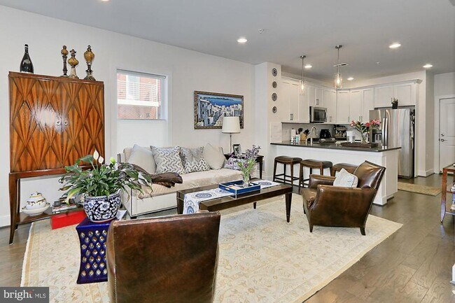 Building Photo - 1915 Main Line Blvd