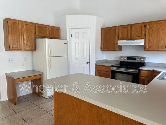 Building Photo - 1315 Brooke Ln