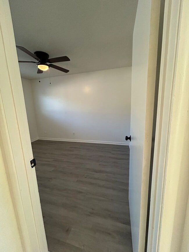 Building Photo - Newly updated cottage-style unit close to shopping and Upper Bidwell!