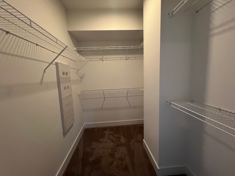 Building Photo - 83 NW 26th St