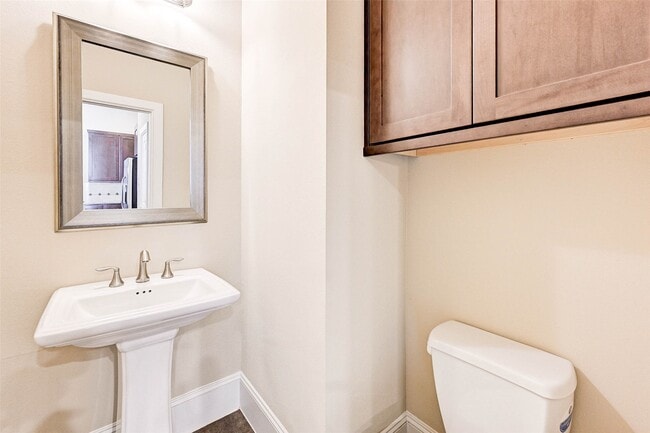 Building Photo - 746 Nicholson St