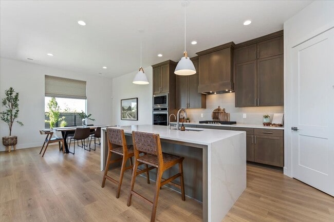 Building Photo - Custom Model Home on the Meridian Bluff