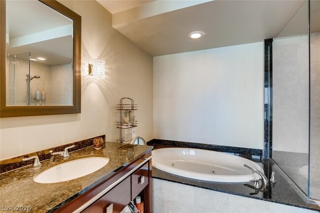 Building Photo - 2700 S Las Vegas Blvd