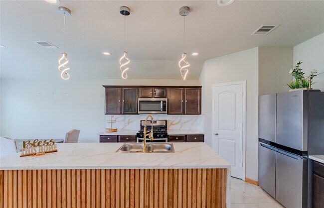 Building Photo - 5431 Tindarey Bluff Trail