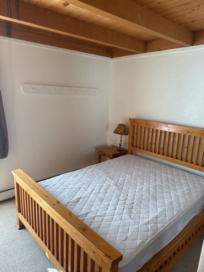Building Photo - Quaint 1 Bedroom/1 Bath Unit in Wildernest...