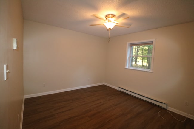 Building Photo - 2 Waldron Ln