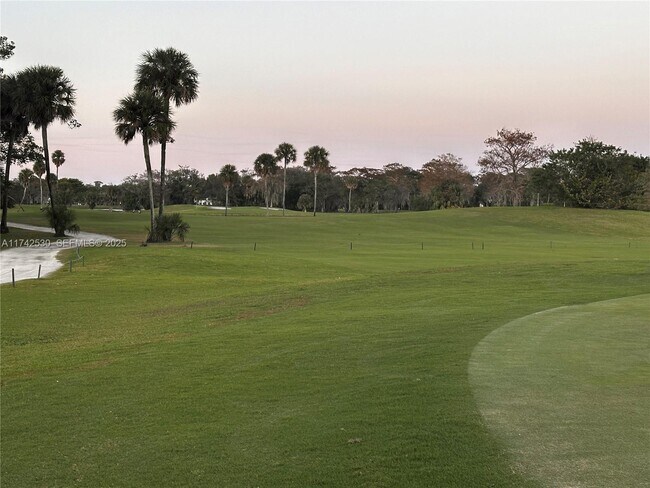 Building Photo - 4261 W Palm Aire Dr