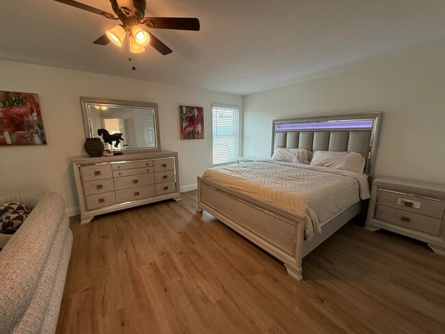 Building Photo - 2400 Seaford Dr