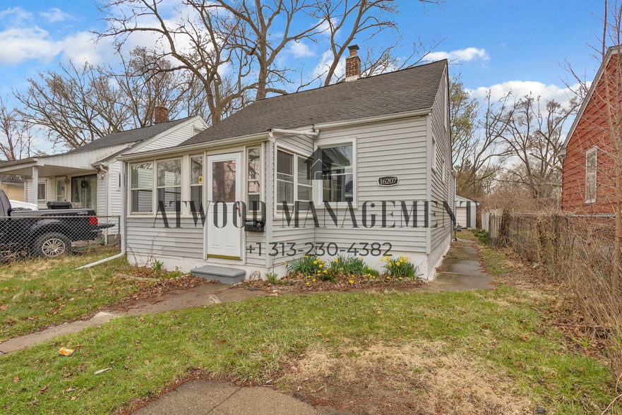 Building Photo - This beautifully updated 3-bedroom, 1-bath single-family home is ready for move-in!
