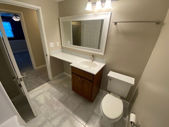 Building Photo - 4 Bedroom - Upper Arlington