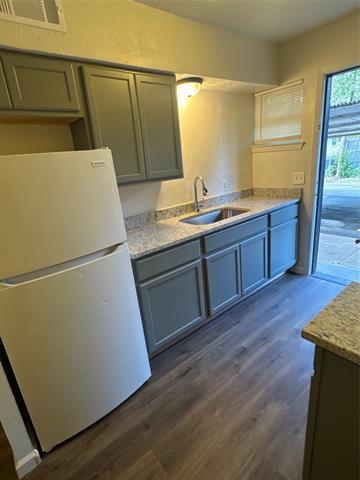 Building Photo - 340 Custer Rd