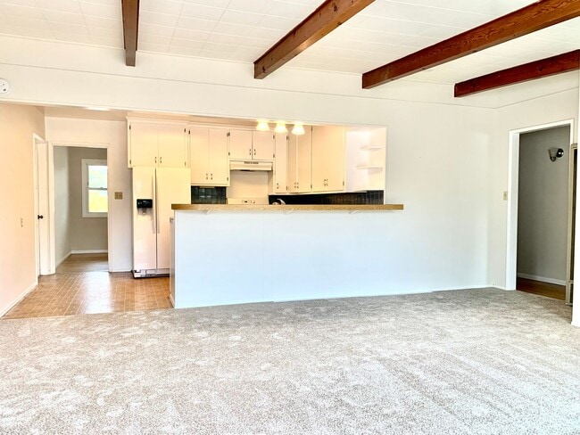 Building Photo - COMING SOON! La Mesa - 3 Bedroom/2 bath House PLUS Detached Bonus Room, Garage and W/D