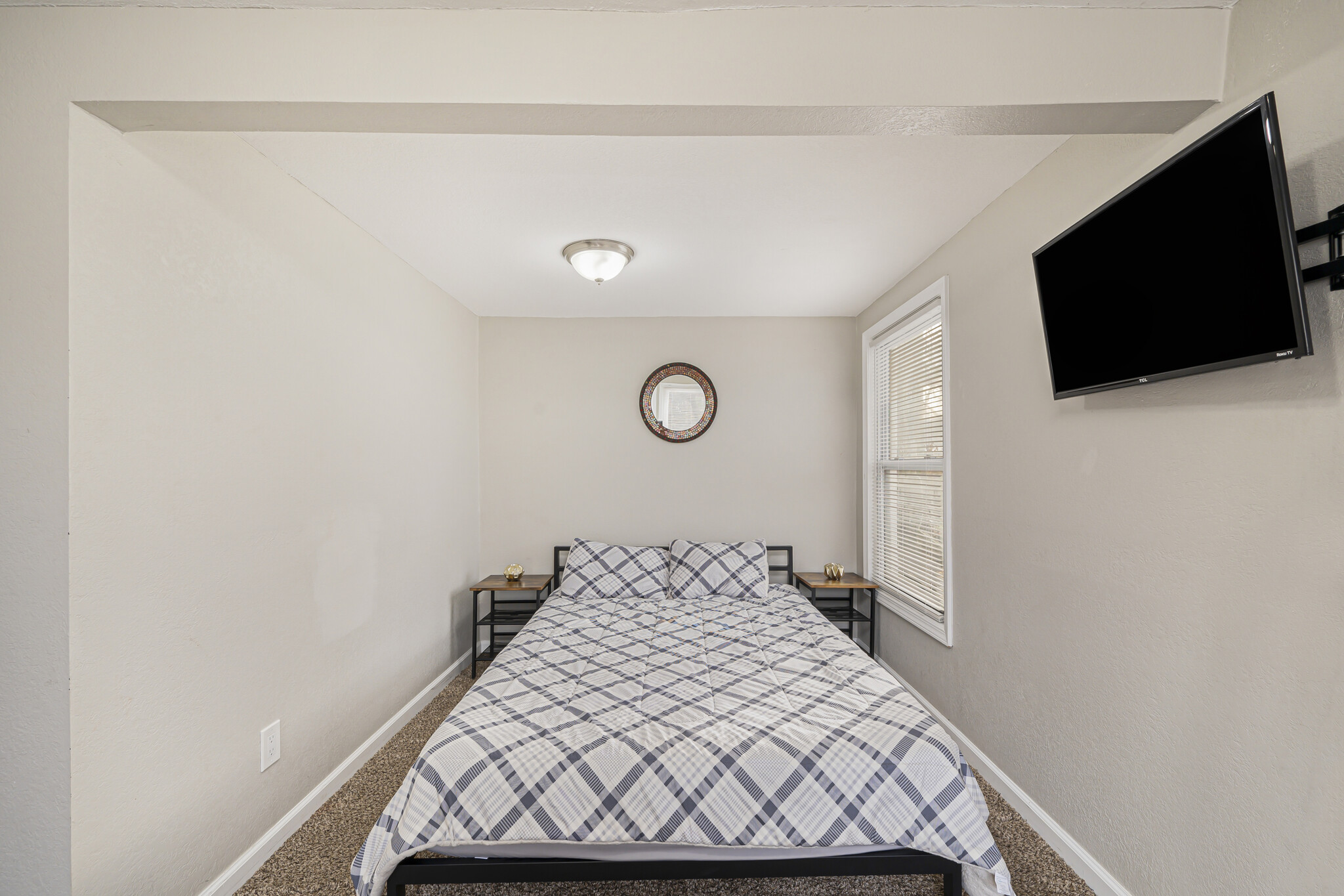 Furnished Bed 2 - 4616 Tracy Ave