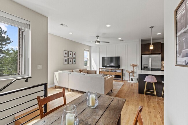 Building Photo - 3553 S Emerson St