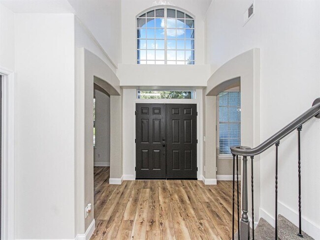 Building Photo - 687 Statenville Ct