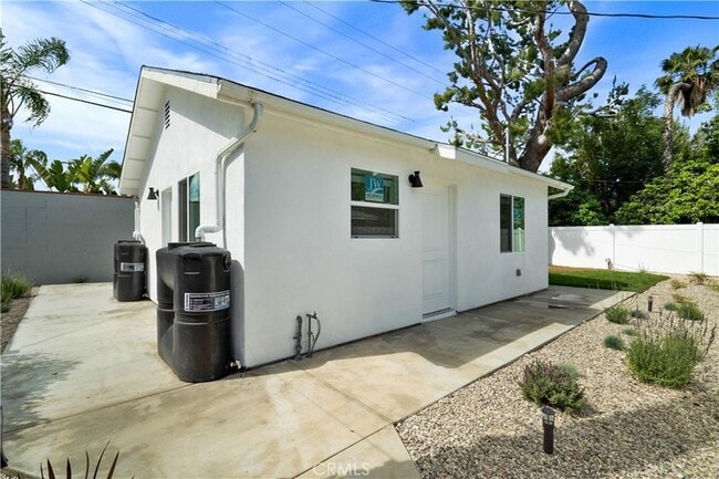 Building Photo - 18924 Sylvan St