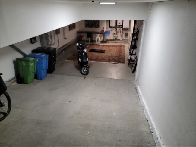 Building Photo - 435 Union St