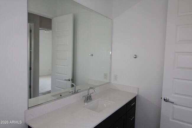 Building Photo - 3831 E Rainbow Dr