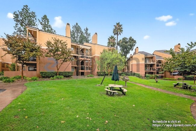 Building Photo - 10655 Lemon Ave