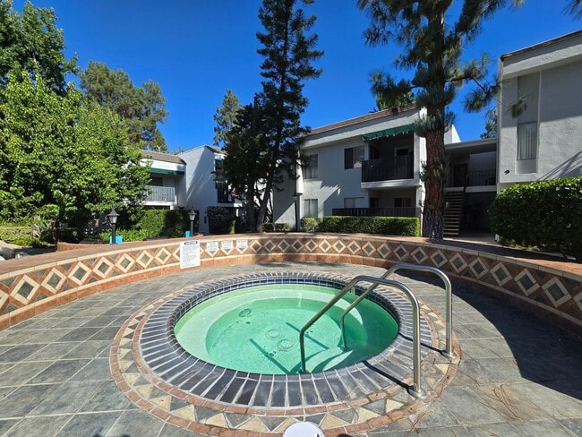 Building Photo - For Rent – 2 Bedroom | 1.5 Bathroom Townho...