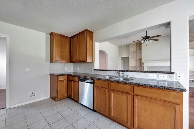 Building Photo - 2239 Waxwing Dr