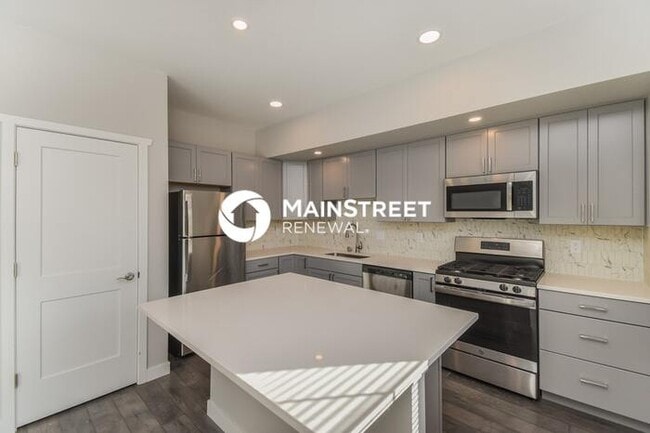 Building Photo - 4 Bedroom Pet-Friendly Home in Colorado Sp...