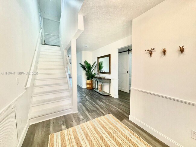 Building Photo - 4700 Regina Dr