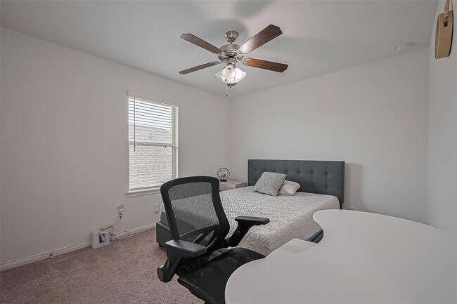 Building Photo - 14214 Singing Oaks Trl