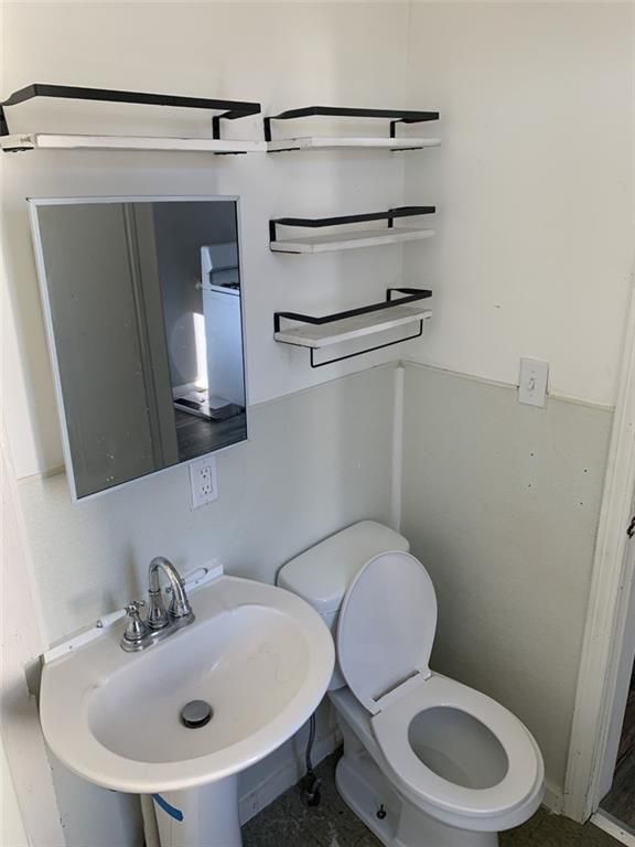 Building Photo - 25 Laundry St