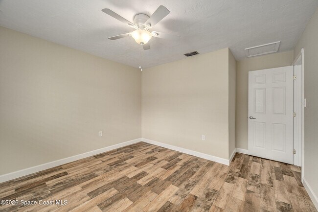 Building Photo - 458 Sandpiper Dr
