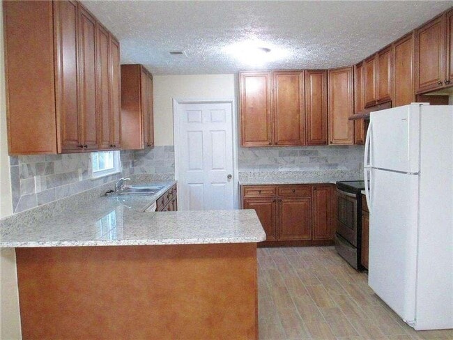 Building Photo - 3040 Oak Meadow Dr